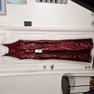 19173 Madison James burgundy formal dress New NWT Women 14